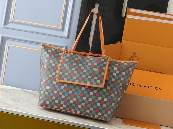 ルイヴィトンバッグ正面デザイン